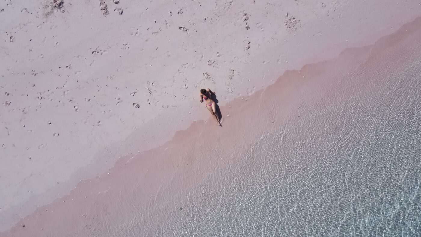 pink-beach-komodo