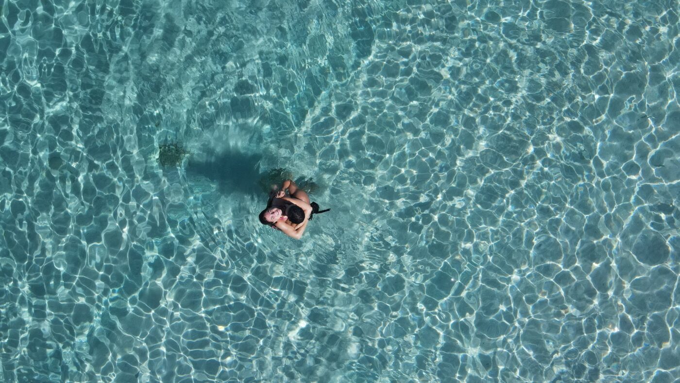 drone-pink-beach