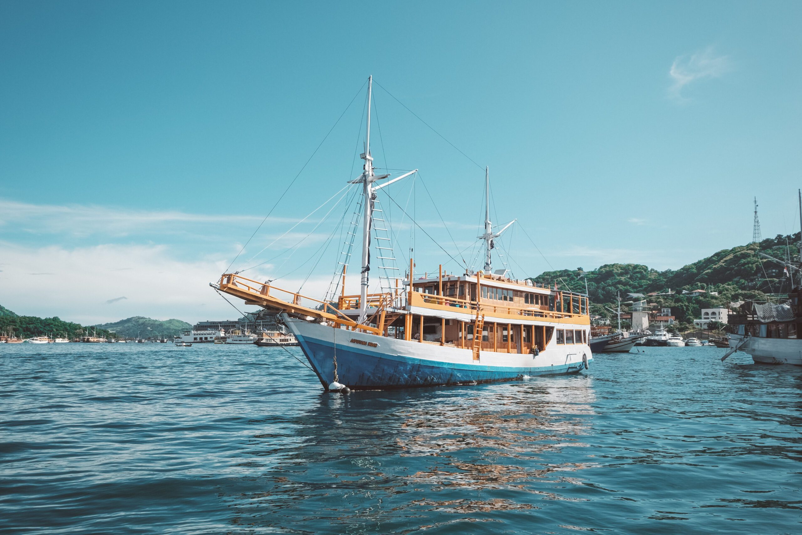 arfisyana-deluxe-boat