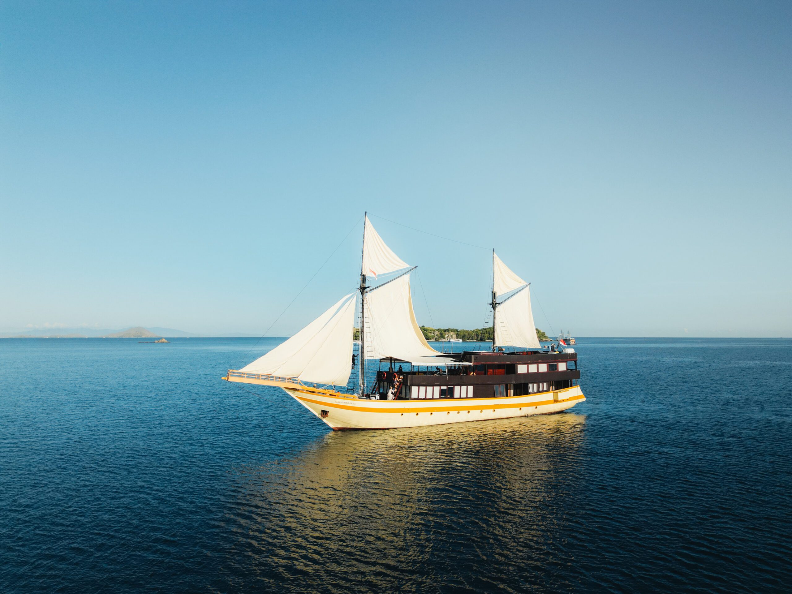 lamborajo-3-luxury-boat