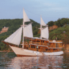 open-trip-sailing-komodo